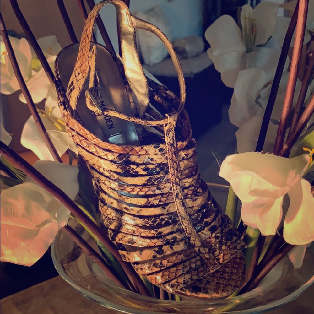 STEVE MADDEN SNAKESKIN SANDALS